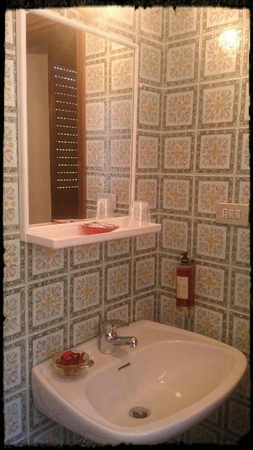 B&B Lo Scoiattolo Nebbiu Extérieur photo