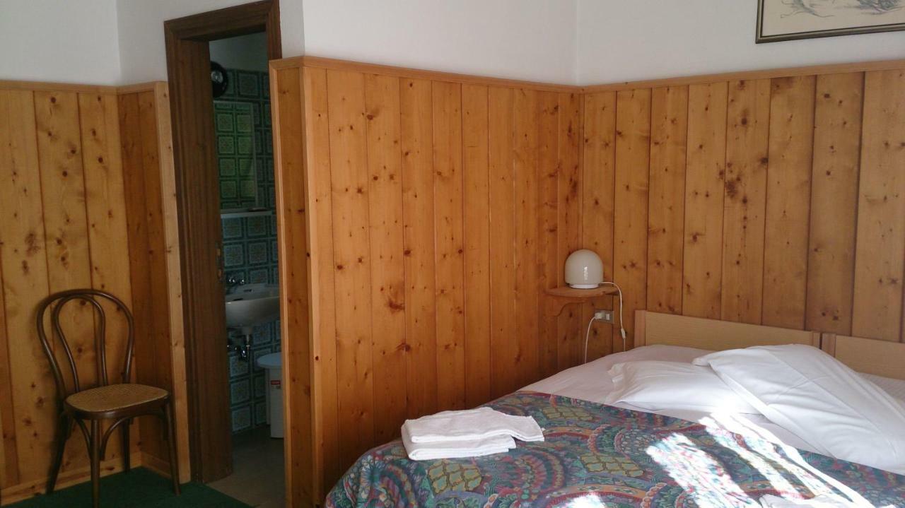 B&B Lo Scoiattolo Nebbiu Extérieur photo